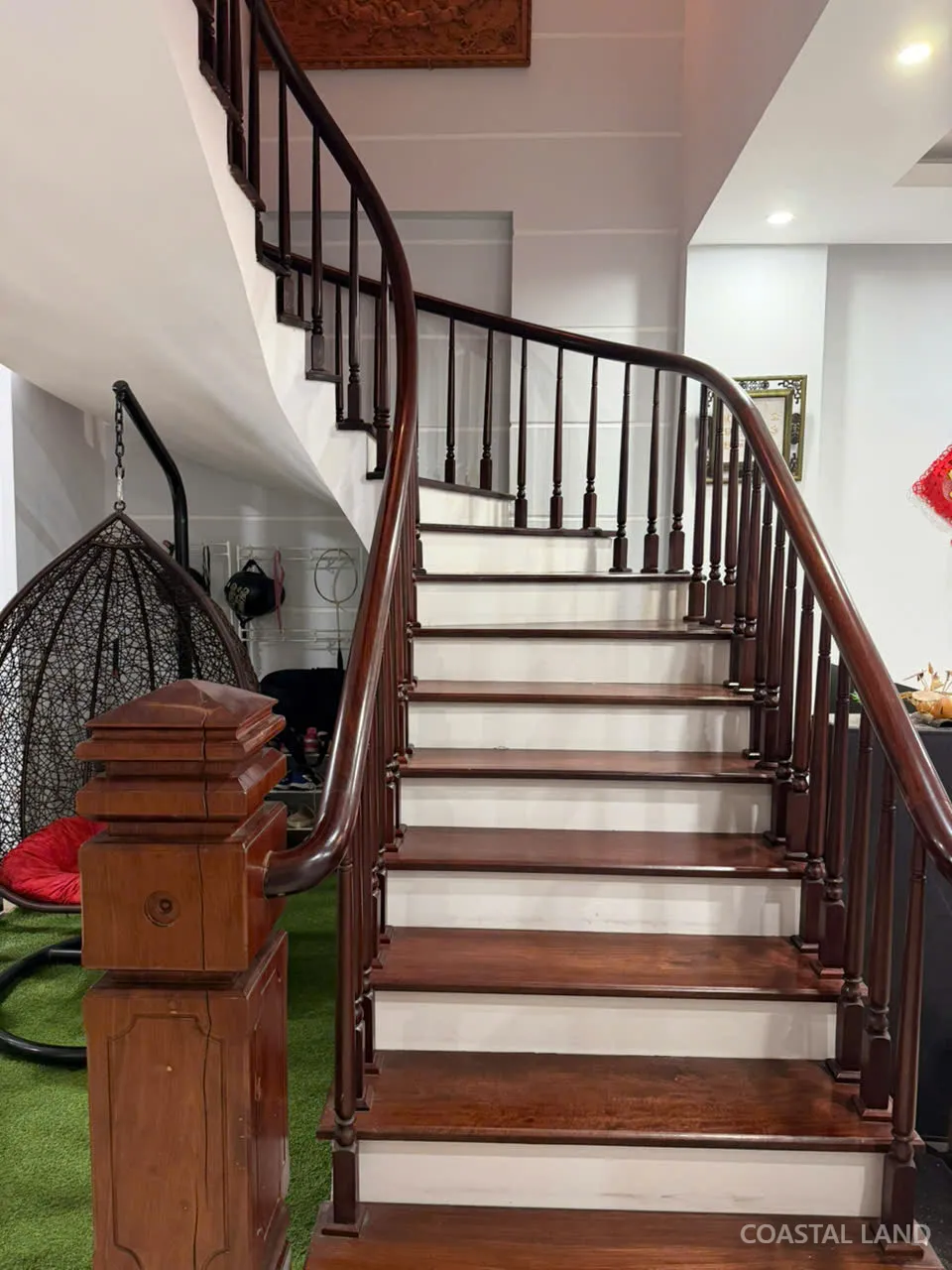 🏡 NẮM CHỦ NHÀ ĐẸP 3 TẦNG – 2 MẶT TIỀN 📍 Sát cầu Hòa Xuân 🌿 Kẹp vệt cây xanh – vị trí cực đẹp 📐 DT sàn 263,3m² | Full nội thất 5