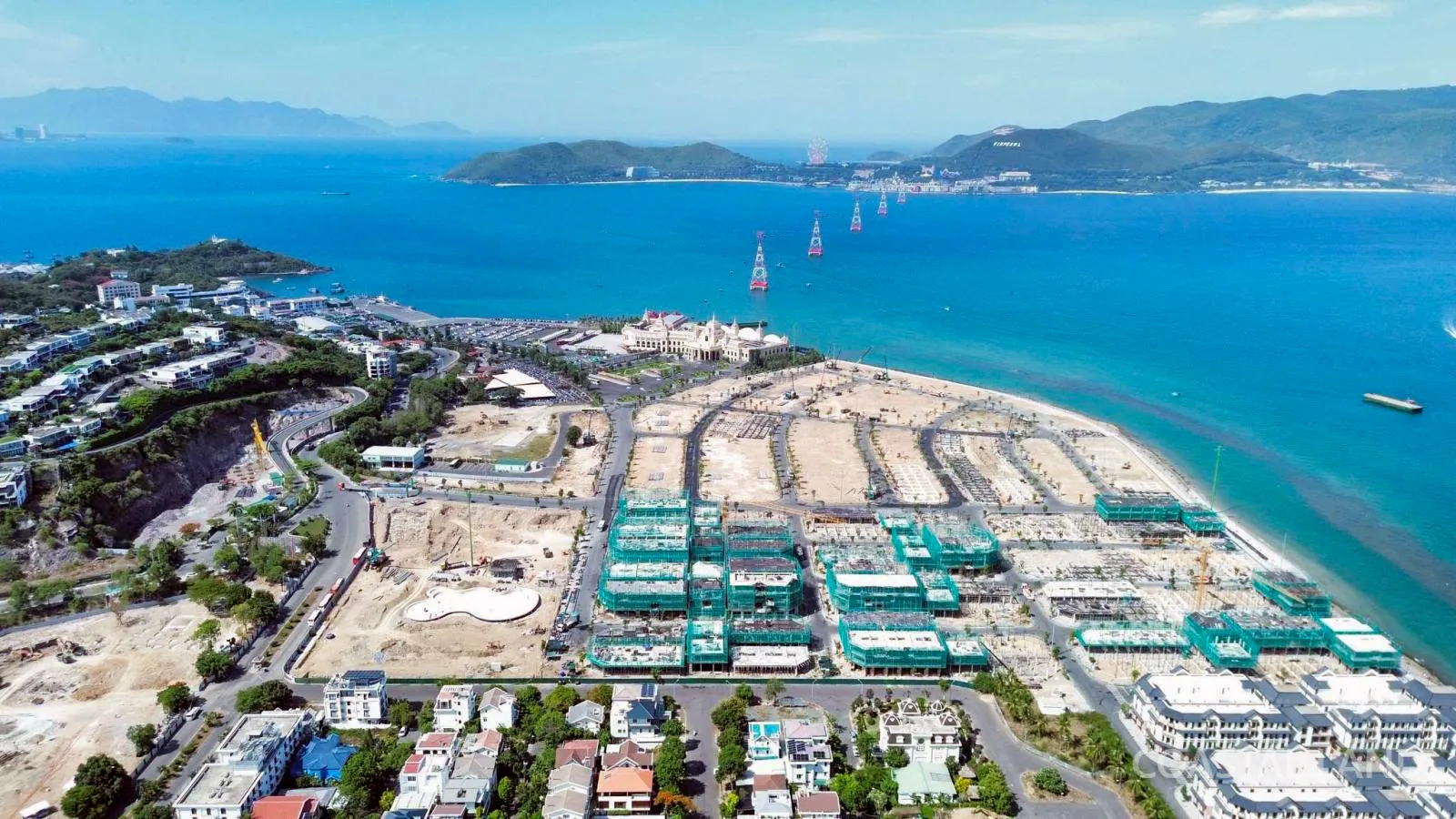 Nhà 4 tầng mặt đường Trần Phú Nha Trang - ngang 9,1m giá chỉ 177triệu/m2 sở hữu lâu dài 4