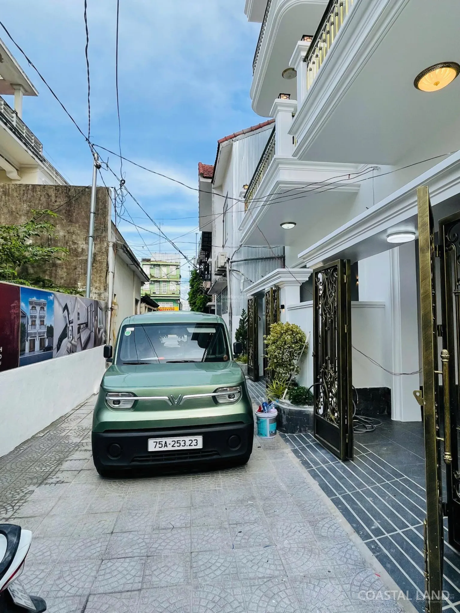Nhà 3 tầng đầy đủ nội thất đường Phạm Văn Đồng sau lưng 1 nhà mặt tiền. Gía 3,75 tỷ thương lượng 2