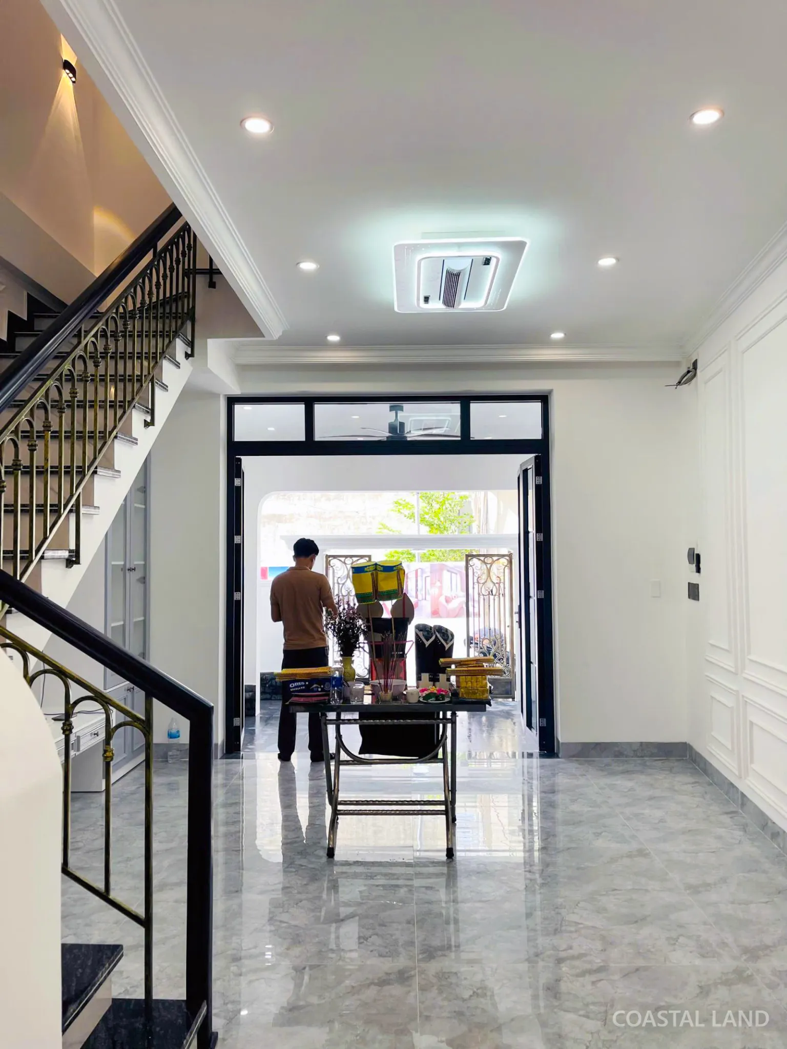 Nhà 3 tầng đầy đủ nội thất đường Phạm Văn Đồng sau lưng 1 nhà mặt tiền. Gía 3,75 tỷ thương lượng 7