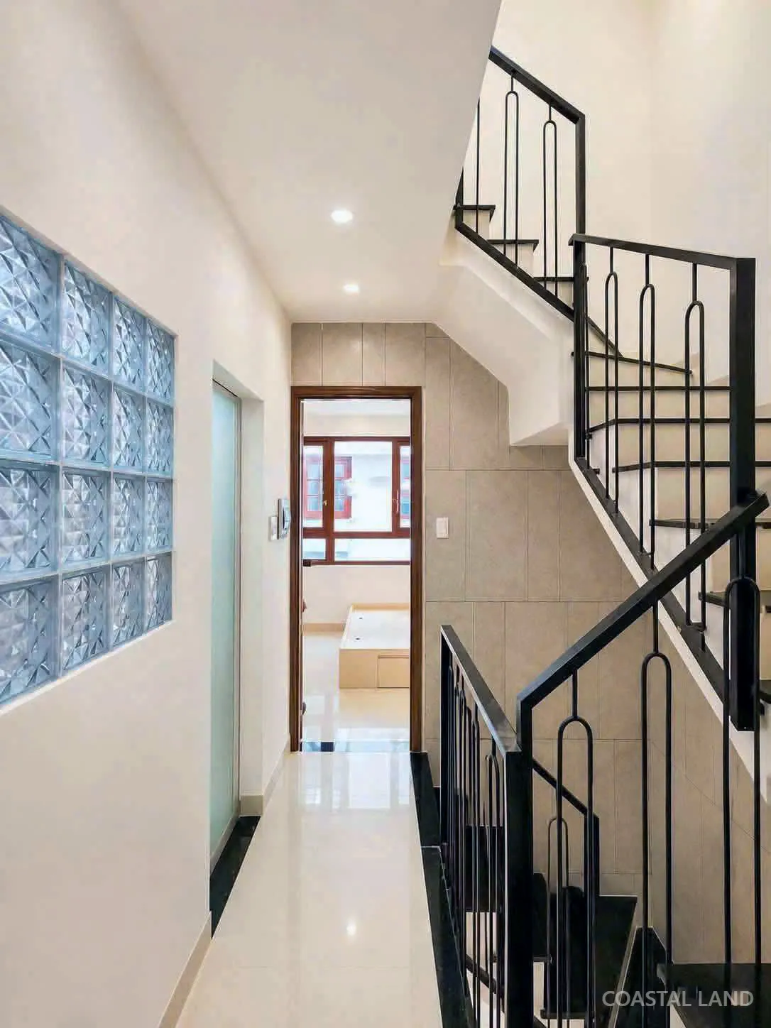 Nhà bán trung tâm Nha Trang chỉ 4 tỷ 200 triệu, 3 tầng bao gồm đầy đủ nội thất hiện đại 6