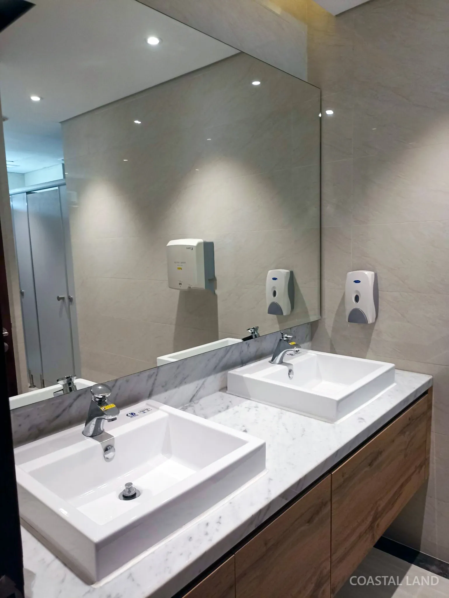 Cho thuê văn phòng đường Nguyễn Văn Linh, phường Hải Châu, Đà Nẵng, 180m2 7