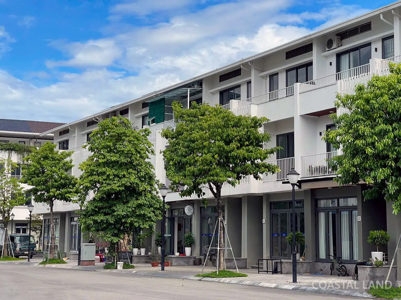 Chính chủ cần bán gấp nhà 3 tầng Khu Eco Garden giá 4. x tỷ - trung tâm Huế 3