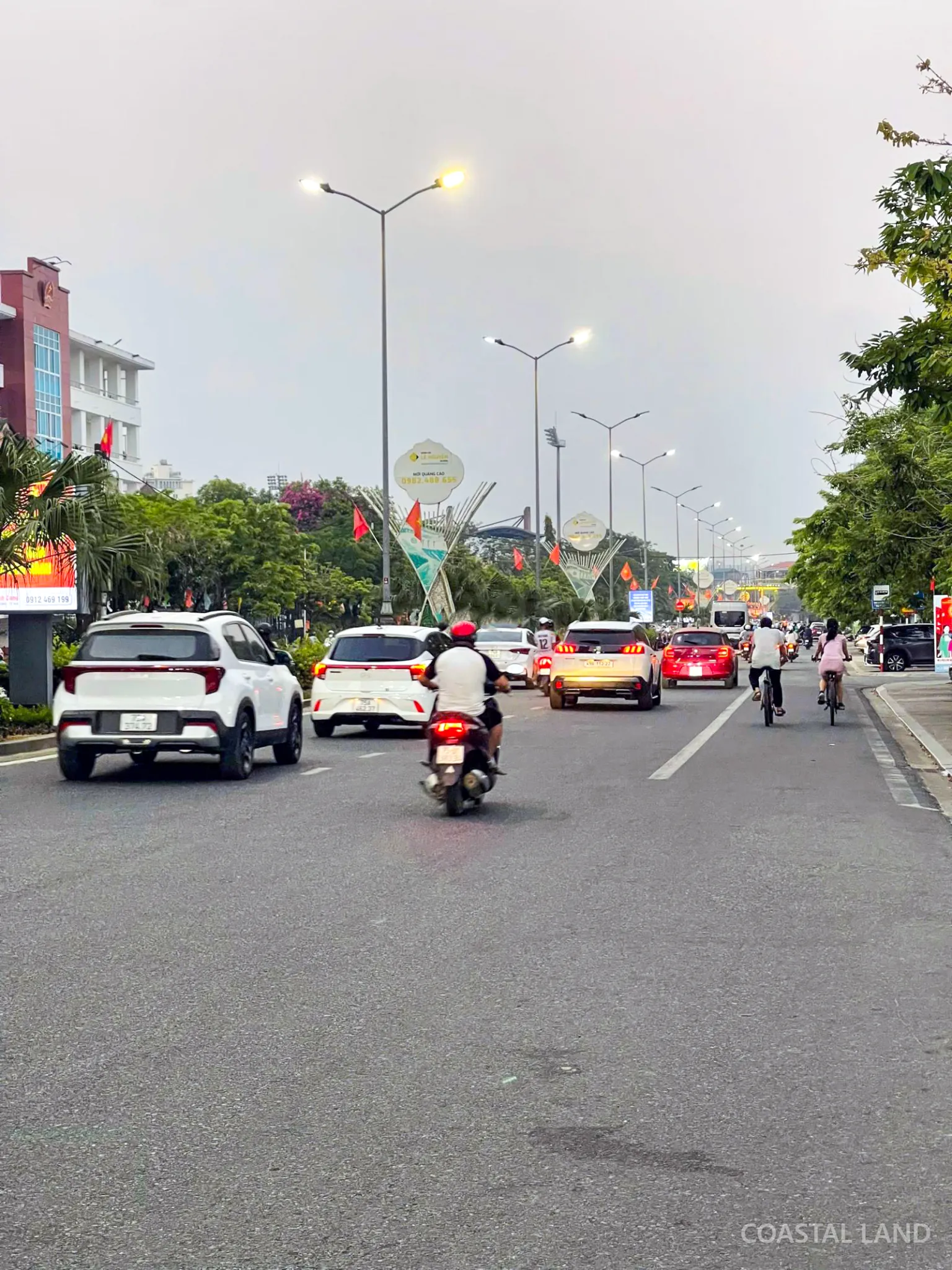 Bán nhà mặt tiền đường Lê Quý Đôn trung tâm TP Huế, ngay ngã 6 3