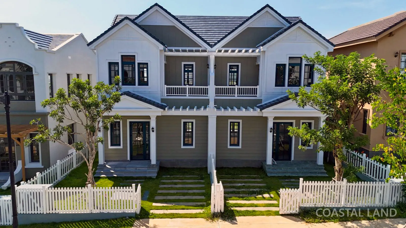 Cắt lỗ bán nhanh biệt thự song lập nằm ngay hồ bơi clubhouse giá chỉ 4 tỷ giá quá tốt tại Novaworld 4