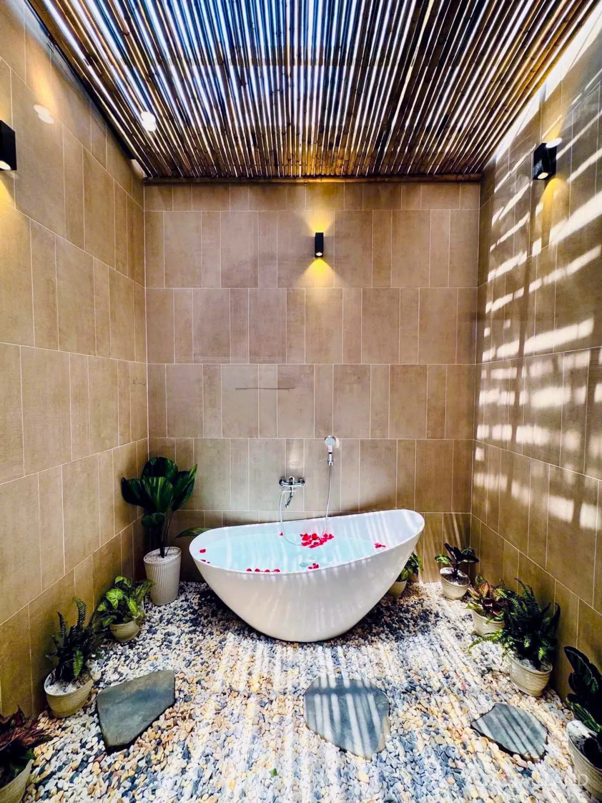 Bán nhà riêng 3 tầng gần sân bay Đà Nẵng, full nội thất cao cấp 4