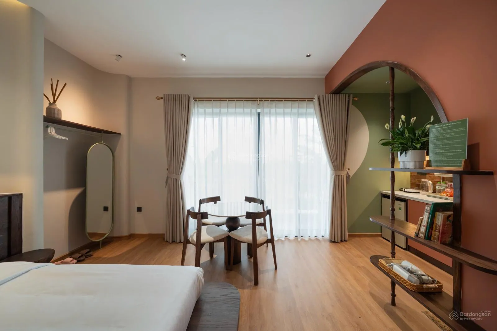 Nhà 3 tầng đầy đủ nội thất đường Phạm Văn Đồng sau lưng 1 nhà mặt tiền. Gía 3,75 tỷ thương lượng 13