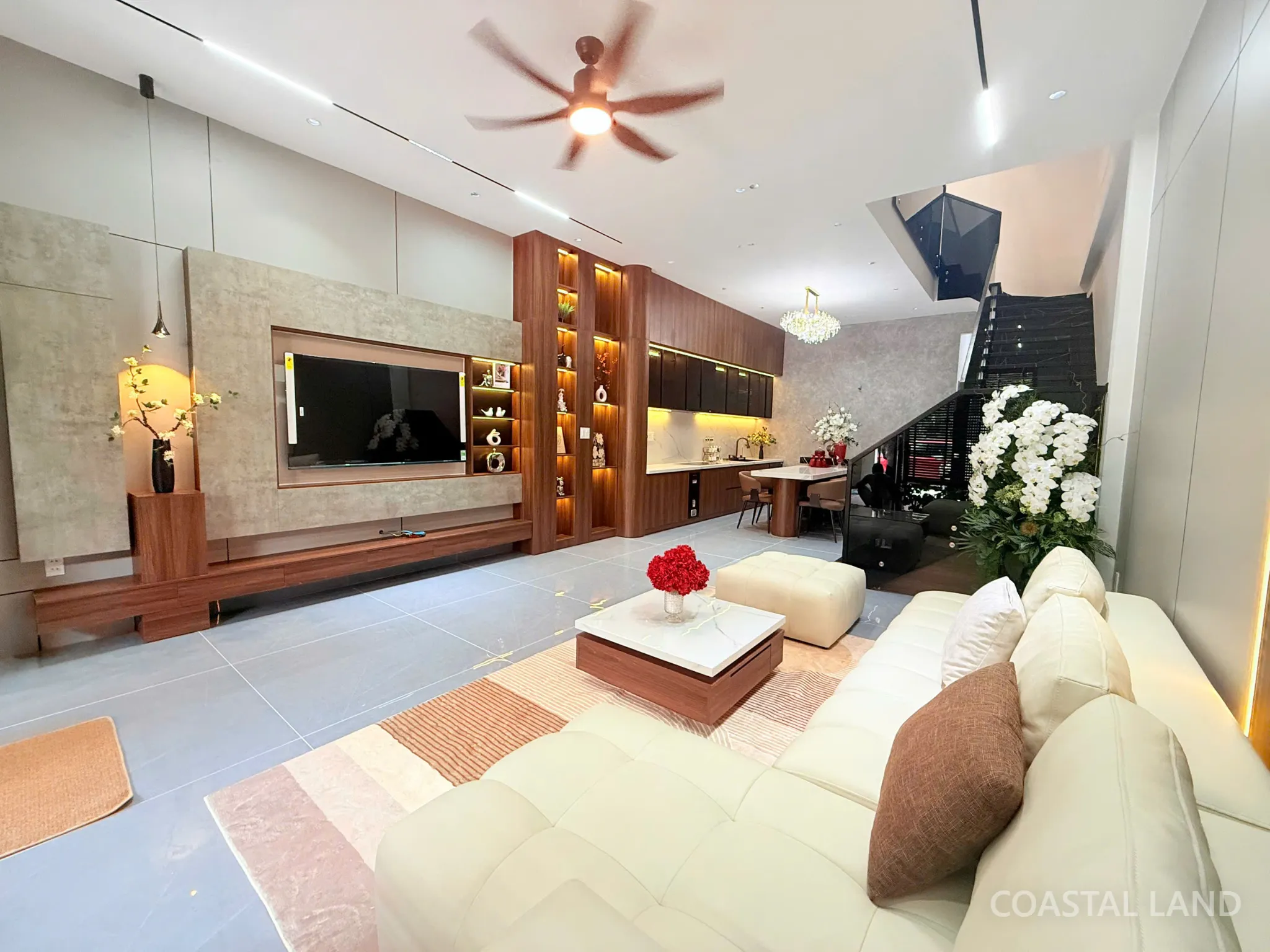BÁN NHÀ MỚI XÂY 3 TẦNG- FULL NỘI THẤT CAO CẤP - HÒA XUÂN - ĐÀ NẴNG 2