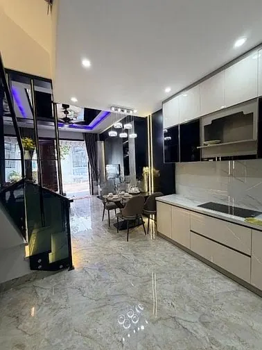 Xuất ngoại bán nhà 3 mê full nội thất tâm huyết gần biển, gần chợ