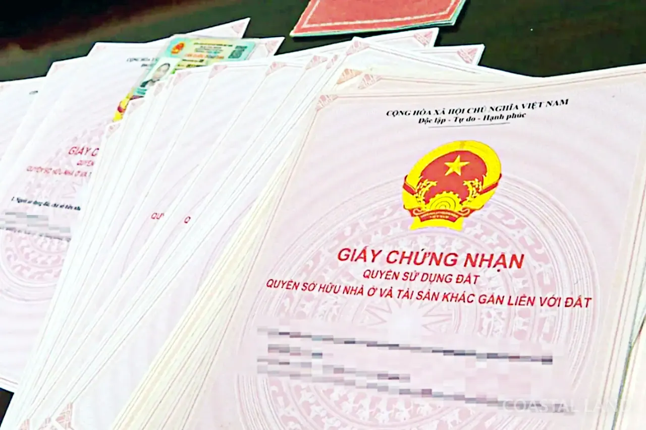 Sổ đỏ và sổ hồng khác nhau thế nào? Phân biệt đơn giản cho người mua
