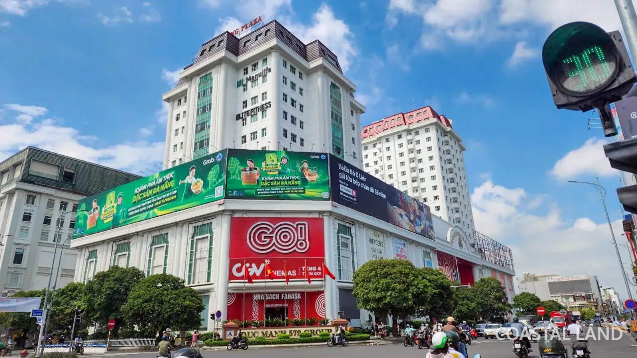 Cho thuê văn phòng 725 m2 tại tầng 11 - Tòa nhà Vĩnh Trung Plaza