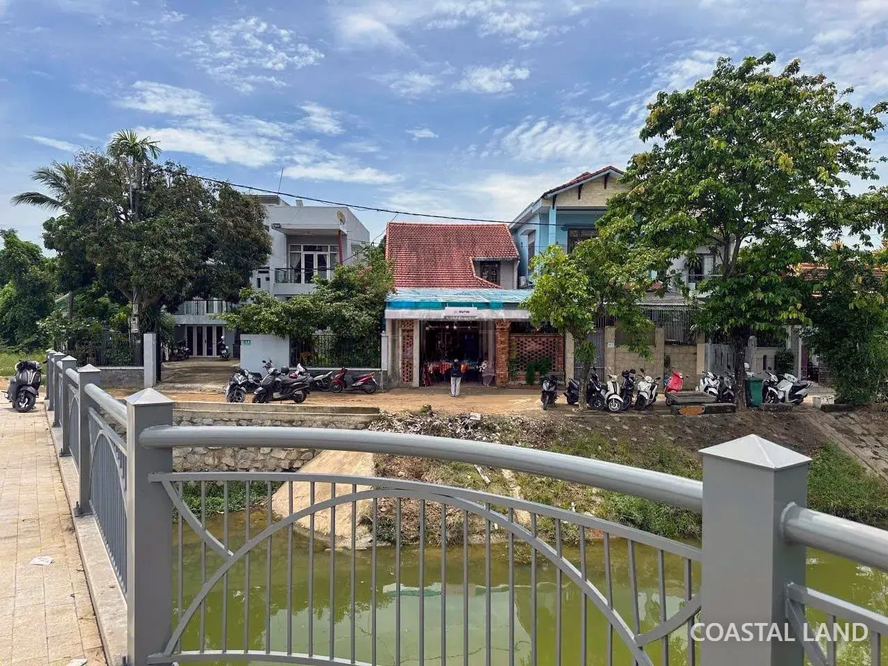 Bán nhà Nguyễn Lộ Trạch, phường Xuân Phú, TP Huế – đối diện sông, không gian thoáng mát